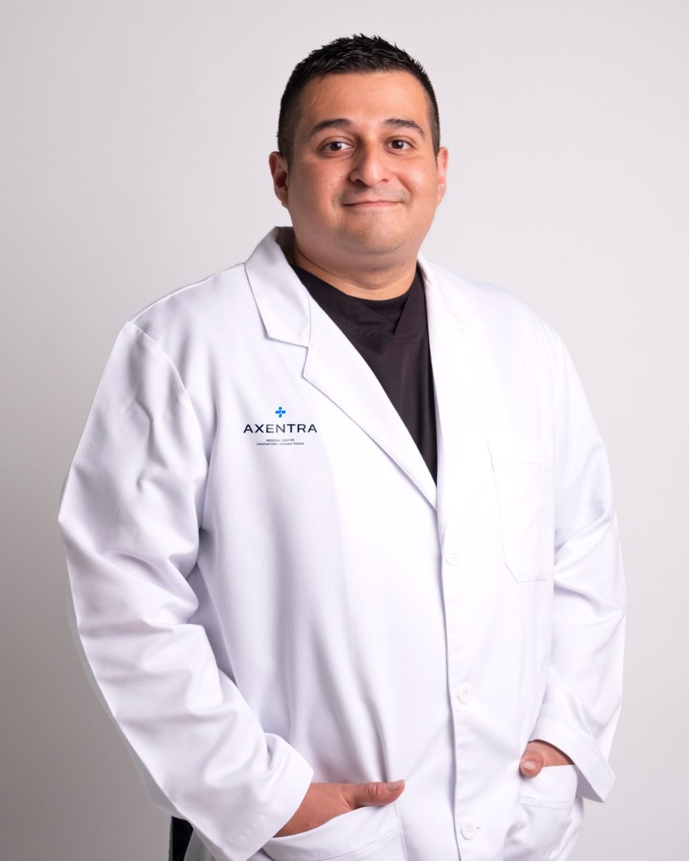 Dr. Israel Divad García Cerda, radiólogo intervencionista en San Pedro Garza García
